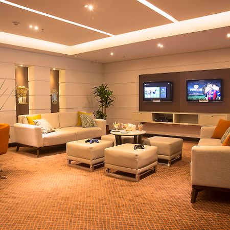 Hotel Dann Carlton Μπογκοτά Εξωτερικό φωτογραφία The lounge at the airport