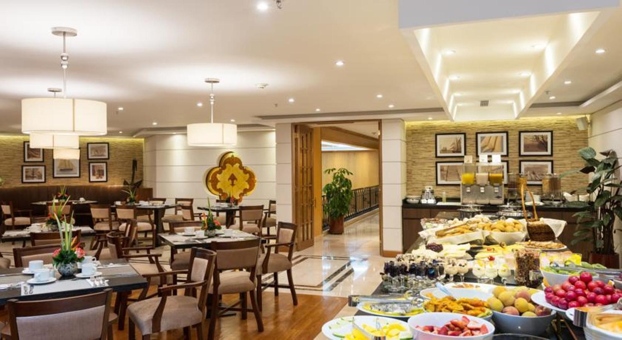 Hotel Dann Carlton Μπογκοτά Εξωτερικό φωτογραφία The buffet at the hotel